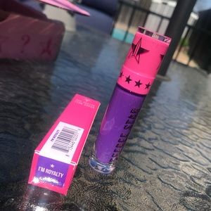 Jeffrey Star Lipstick in I’m Royalty & Pop-socket